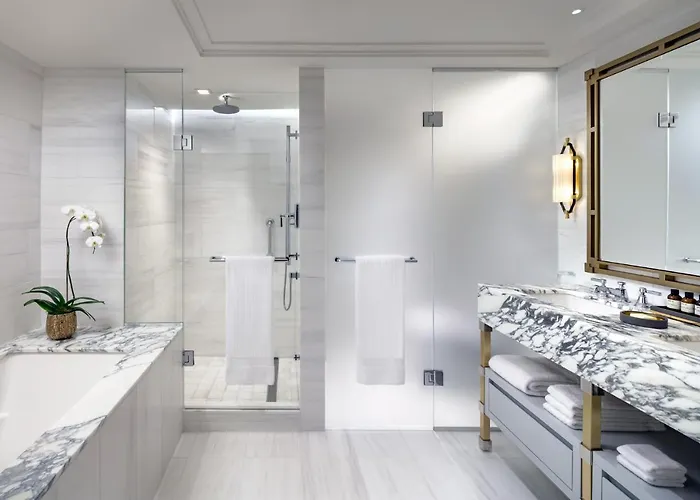 Fairmont King Suite